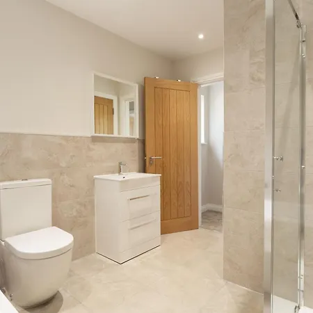 Holiday home Huge 5 Bedroom Home, Sleeps 6 Leeds (West Yorkshire)