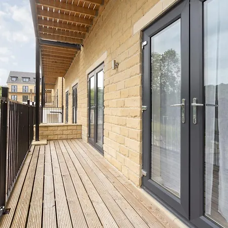 Holiday home Huge 5 Bedroom Home, Sleeps 6
