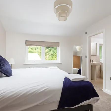 Holiday home Huge 5 Bedroom Home, Sleeps 6 Leeds (West Yorkshire)